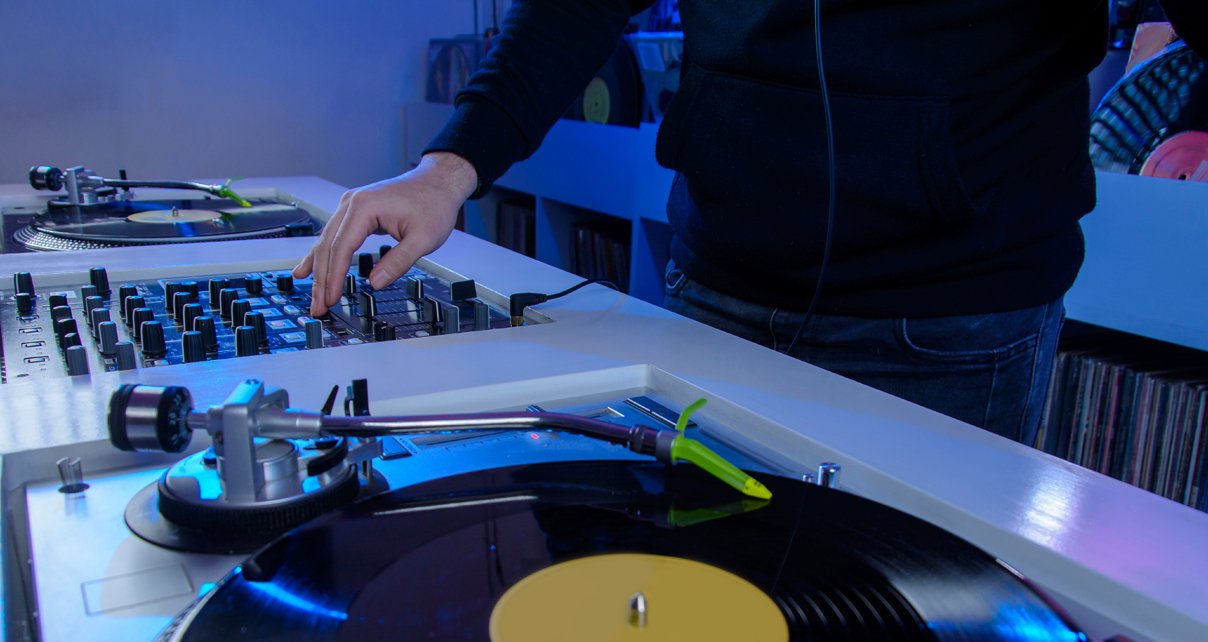 Why Vinyl DJing Is Making a Comeback in the Digital Age