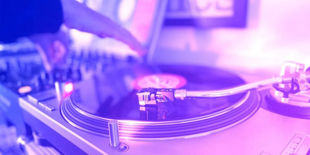 The Challenges of Vinyl DJing: What to Expect