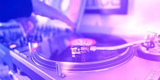 How Vinyl DJing Enhances Authentic Sound Quality