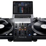 How Vinyl DJs Can Incorporate Digital Tools into Their Sets