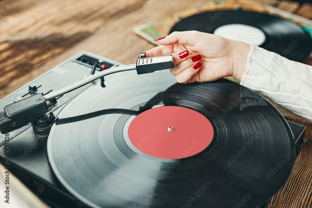 Vinyl vs. Digital DJing: Pros and Cons