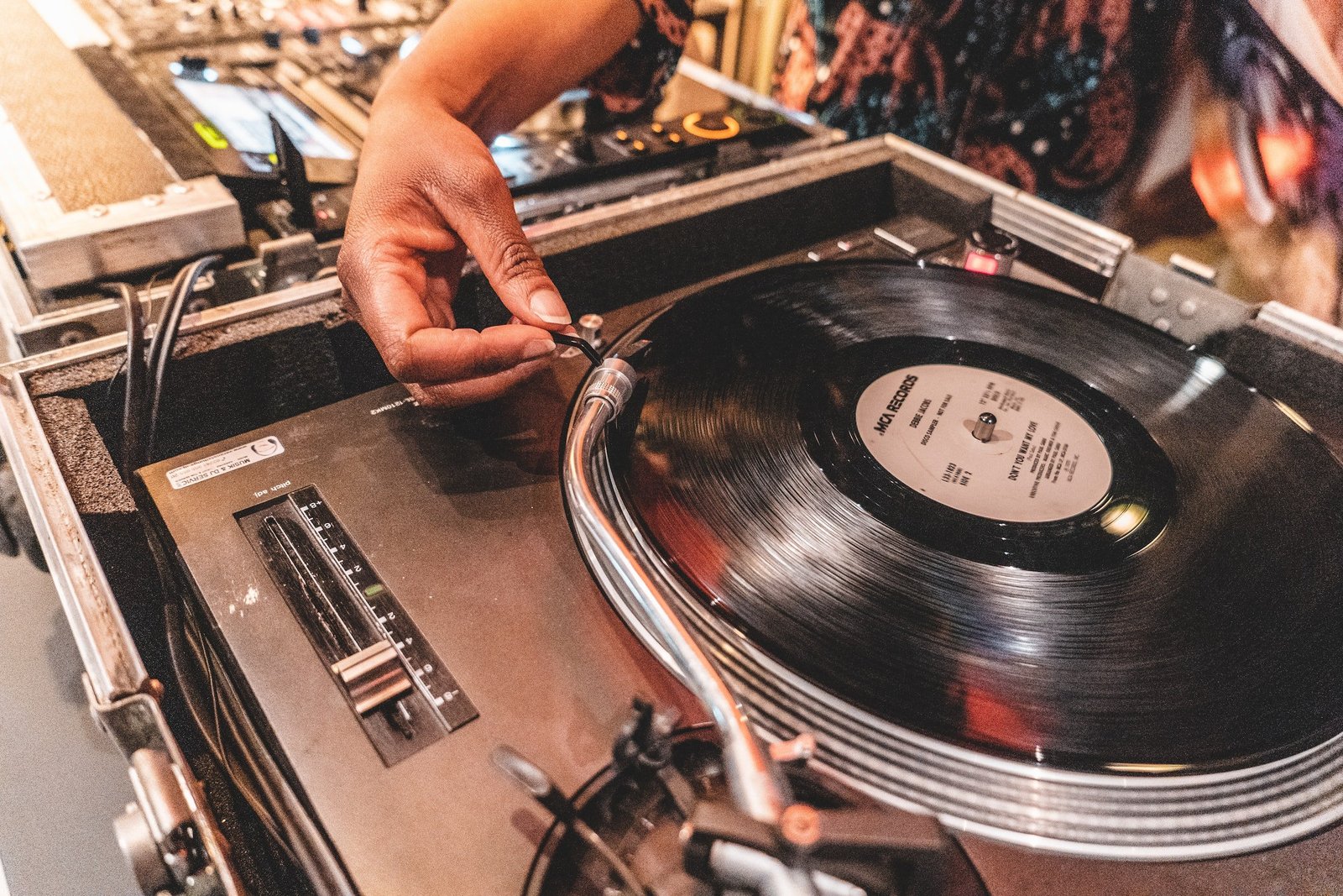 The Art of Beatmatching on Vinyl