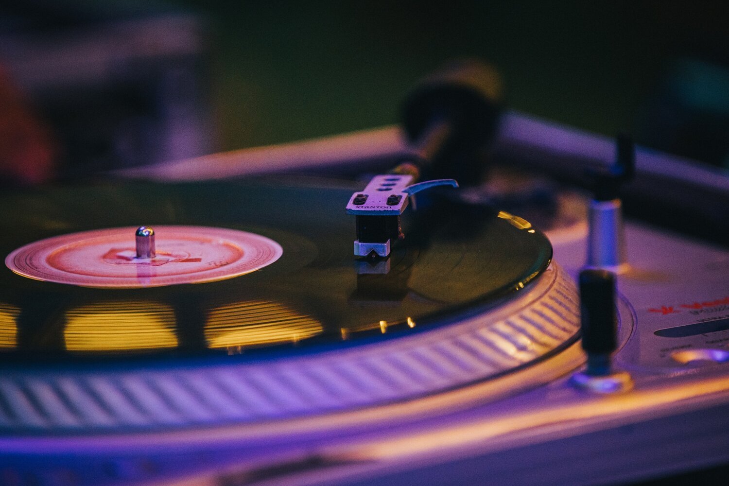 The Role of Vinyl DJing in Modern Music,,,